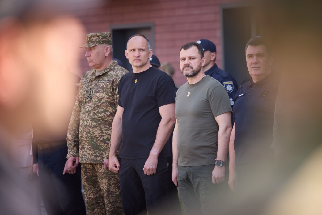 українська поліція вміє бути професійною, уміє рятувати від зла, повертати справедливість – президент на заходах з нагоди дня національної поліції українська поліція вміє бути професійною, уміє рятувати від зла, повертати справедливість – президент на заходах з нагоди дня національної поліції