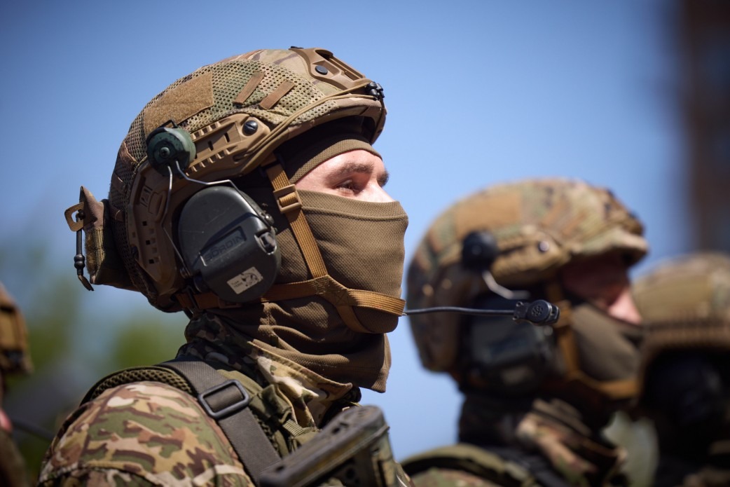 українська поліція вміє бути професійною, уміє рятувати від зла, повертати справедливість – президент на заходах з нагоди дня національної поліції українська поліція вміє бути професійною, уміє рятувати від зла, повертати справедливість – президент на заходах з нагоди дня національної поліції