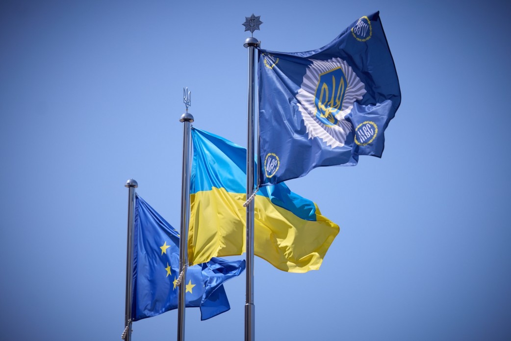 українська поліція вміє бути професійною, уміє рятувати від зла, повертати справедливість – президент на заходах з нагоди дня національної поліції українська поліція вміє бути професійною, уміє рятувати від зла, повертати справедливість – президент на заходах з нагоди дня національної поліції