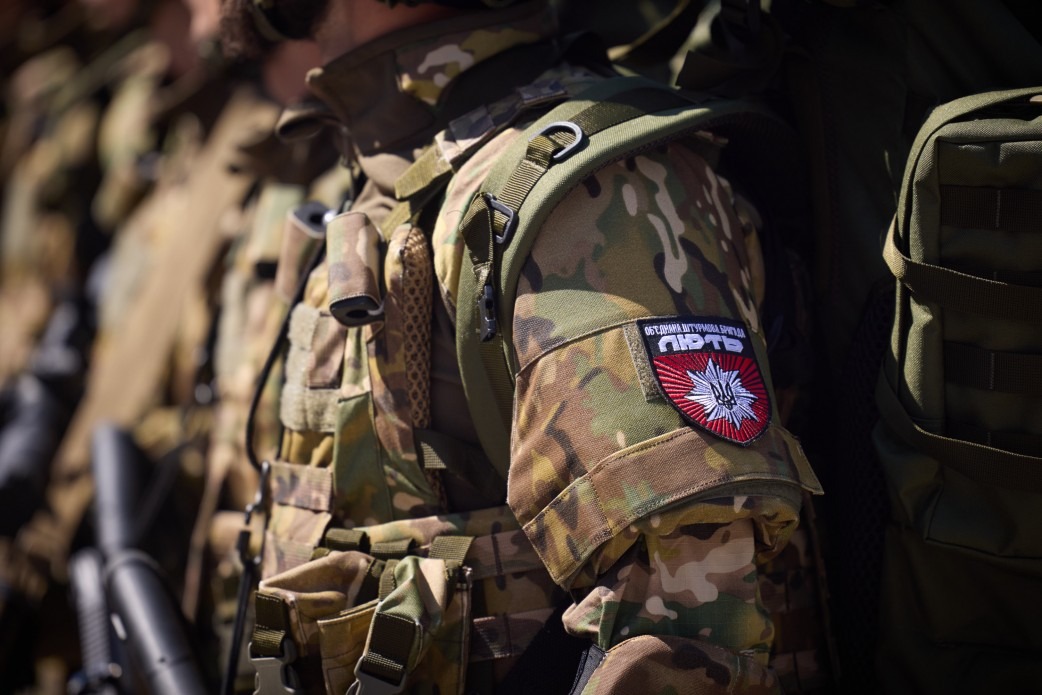 українська поліція вміє бути професійною, уміє рятувати від зла, повертати справедливість – президент на заходах з нагоди дня національної поліції українська поліція вміє бути професійною, уміє рятувати від зла, повертати справедливість – президент на заходах з нагоди дня національної поліції