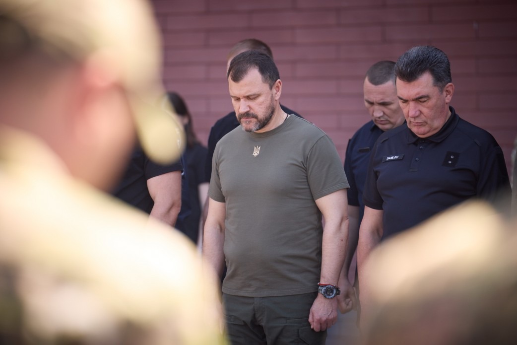 українська поліція вміє бути професійною, уміє рятувати від зла, повертати справедливість – президент на заходах з нагоди дня національної поліції українська поліція вміє бути професійною, уміє рятувати від зла, повертати справедливість – президент на заходах з нагоди дня національної поліції