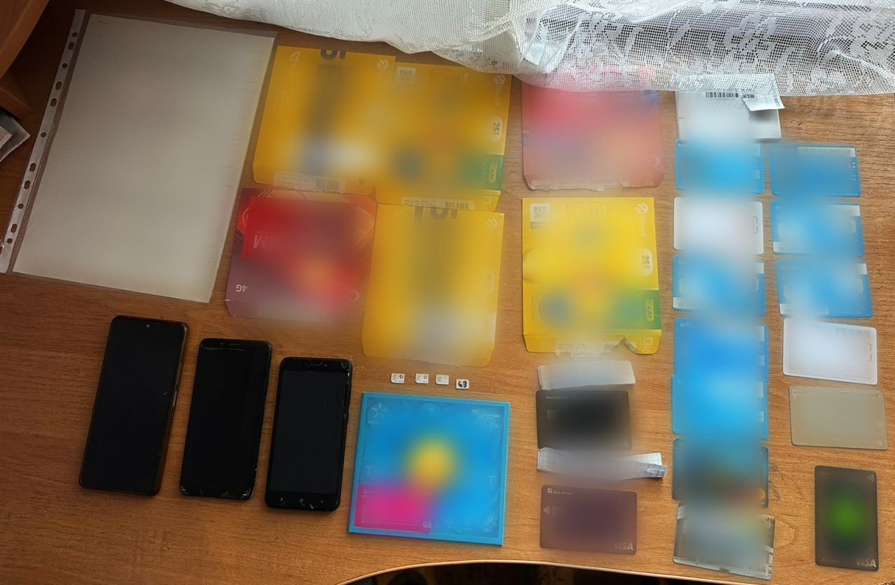 привласнили понад 20 млн грн під виглядом продажу автівок та квадрокоптерів для потреб військових: нацполіція викрила організовану групу шахраїв