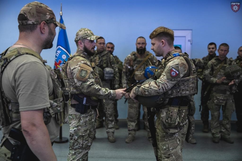 бійці штурмової бригади нацполіції «лють» отримали нагороди і спеціальні звання