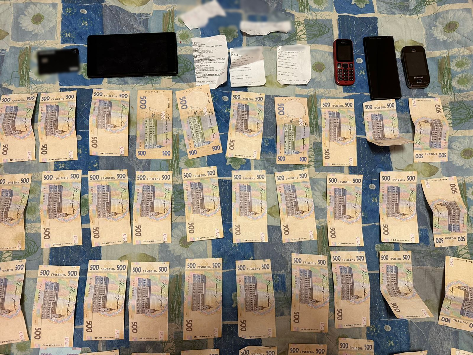 ошукували військовослужбовців і волонтерів: нацполіція викрила шахраїв, які продавали неіснуючі автомобілі для зсу