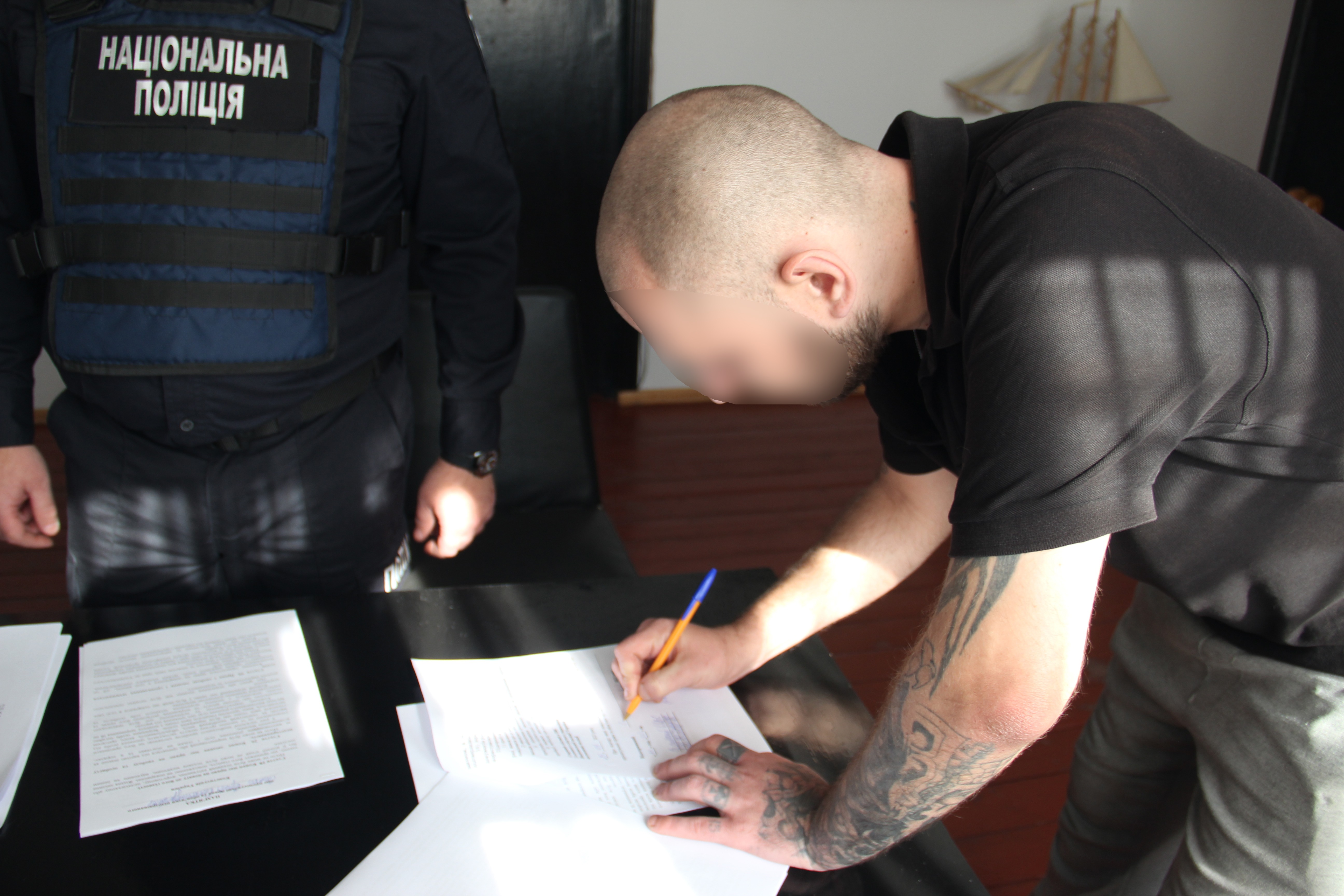 ошукували військовослужбовців і волонтерів: нацполіція викрила шахраїв, які продавали неіснуючі автомобілі для зсу