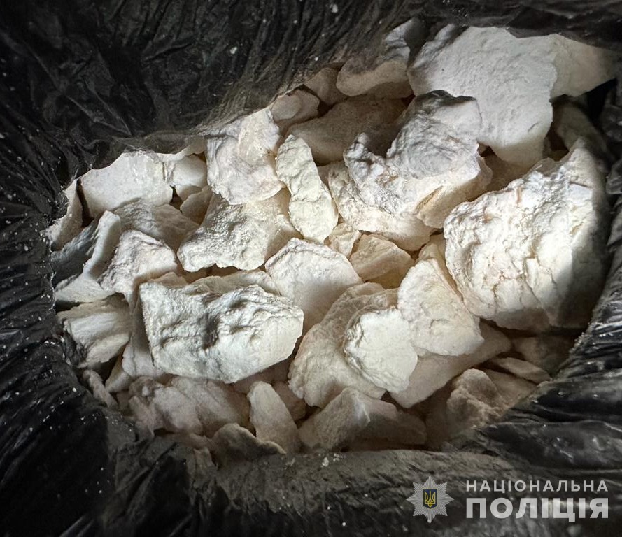 на черкащині нацполіція затримала понад 40 членів злочинної організації за збут наркотиків по всьому регіону