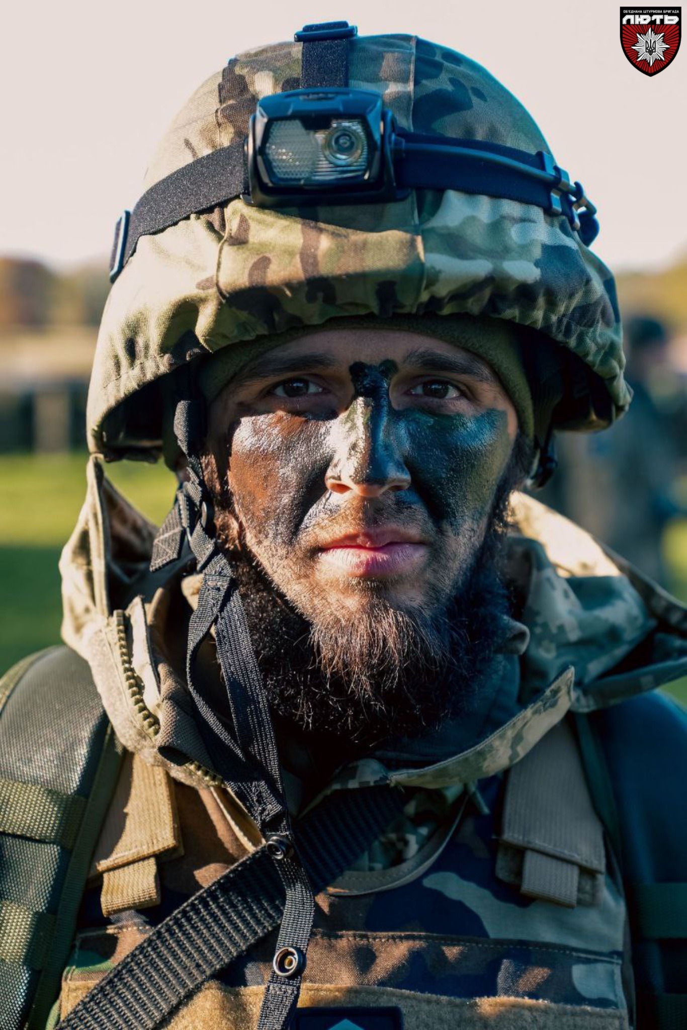«попри те, що я потрапляв під обстріл танку, можу сказати, що найстрашніше — обстріли з повітря…», —  боєць штурмового полку нпу «сафарі» з позивним «лом»