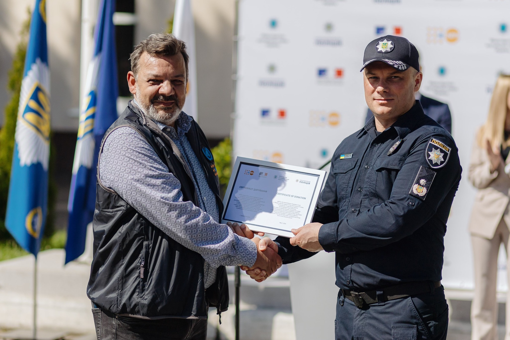 уряд франції передав 13 автомобілів для мобільних груп поліції з протидії гендерно зумовленого насильства (відео)