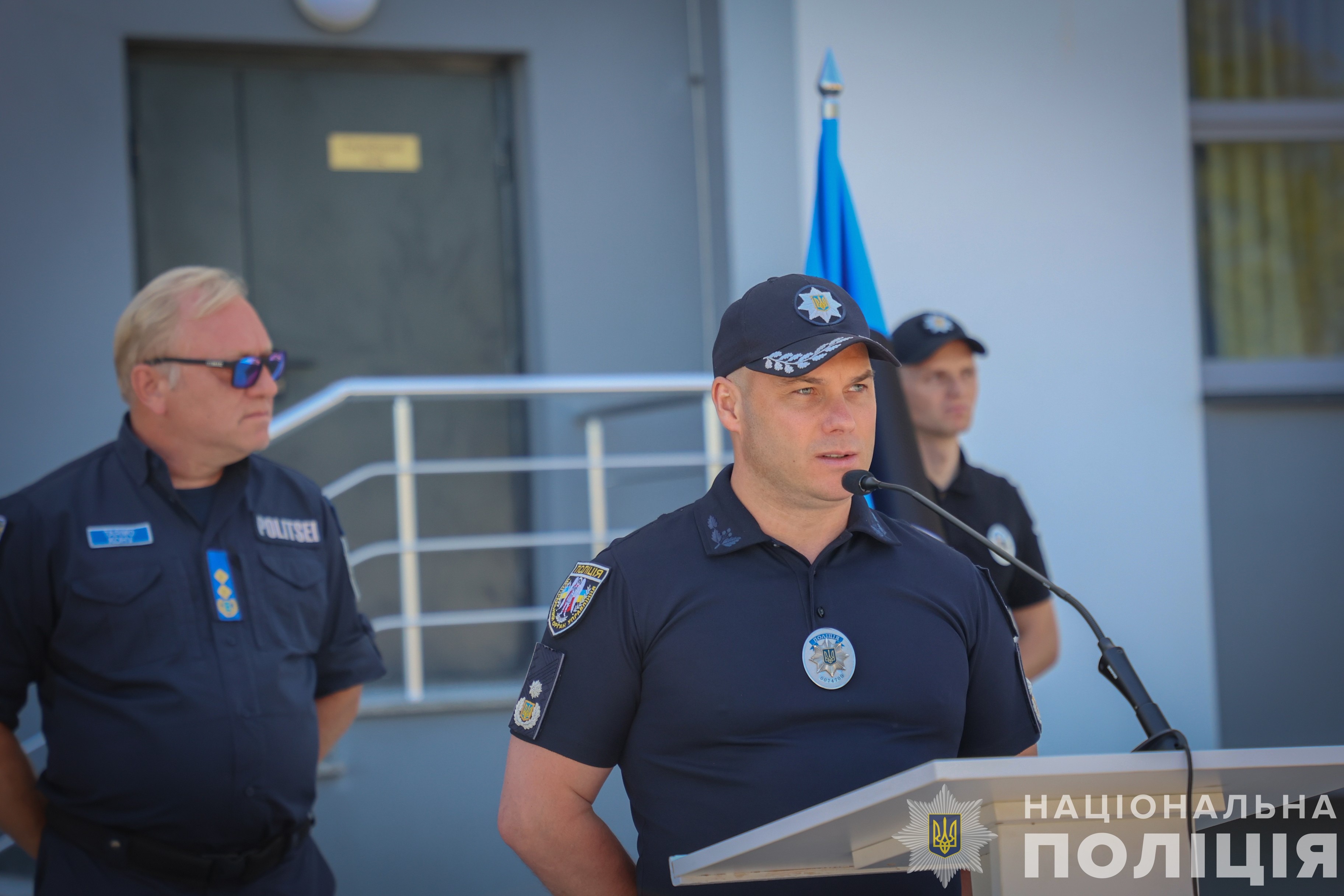правоохоронці естонії передали для роботи підрозділів нацполіції україни 31 автомобіль