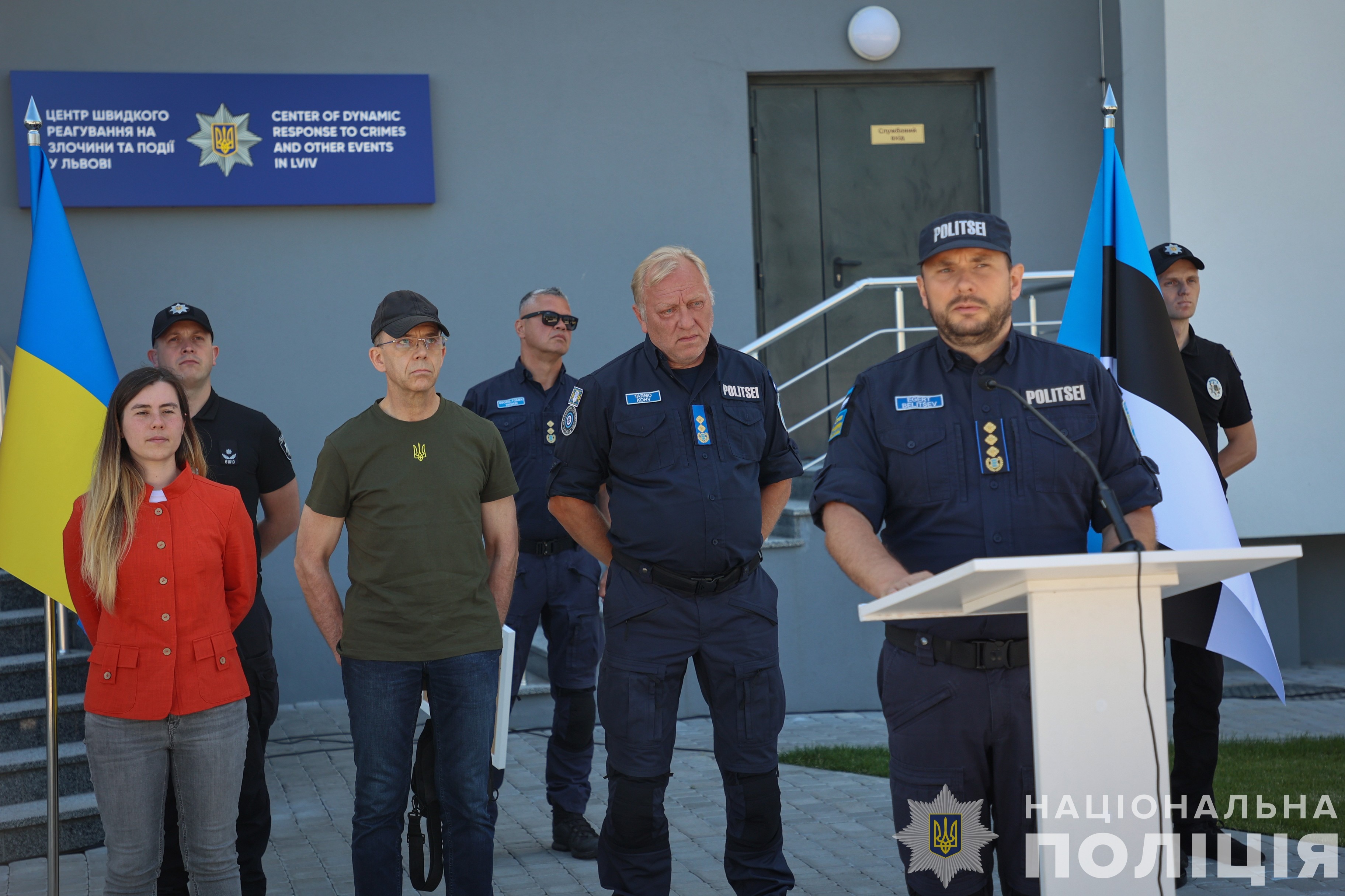 правоохоронці естонії передали для роботи підрозділів нацполіції україни 31 автомобіль