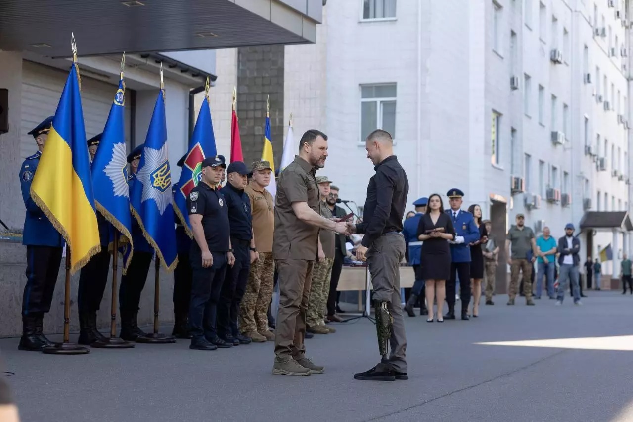 ігор клименко до дня конституції нагородив гвардійців, прикордонників, поліцейських, рятувальників та працівників мвс ігор клименко до дня конституції нагородив гвардійців, прикордонників, поліцейських, рятувальників та працівників мвс