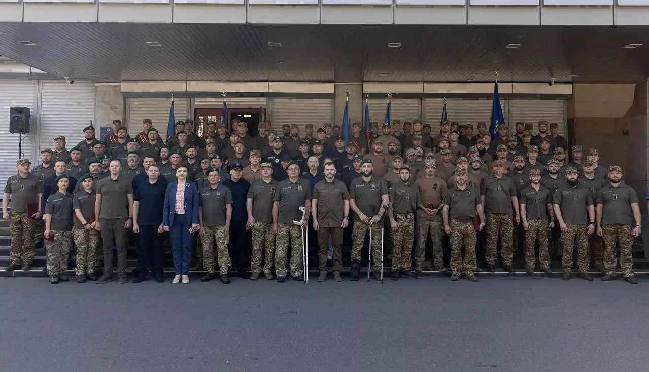 ігор клименко до дня конституції нагородив гвардійців, прикордонників, поліцейських, рятувальників та працівників мвс ігор клименко до дня конституції нагородив гвардійців, прикордонників, поліцейських, рятувальників та працівників мвс