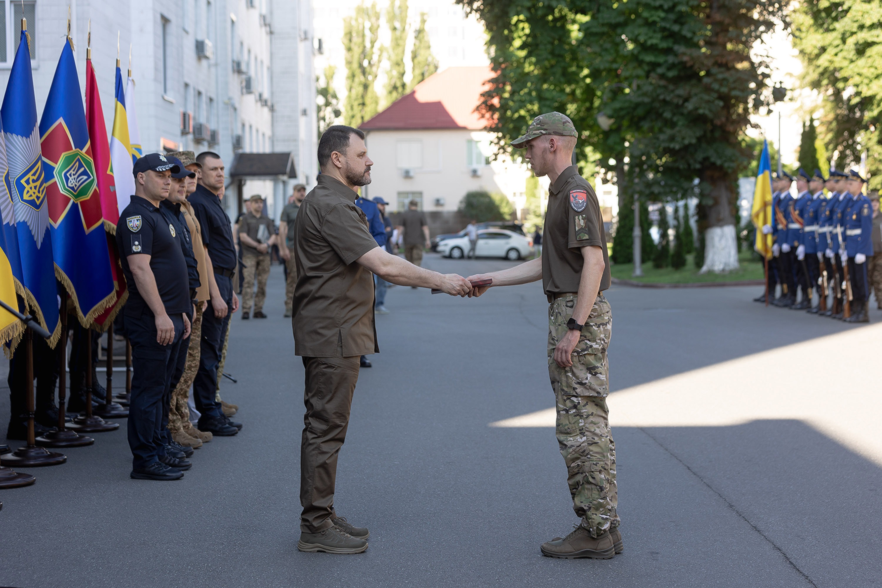 ігор клименко до дня конституції нагородив гвардійців, прикордонників, поліцейських, рятувальників та працівників мвс ігор клименко до дня конституції нагородив гвардійців, прикордонників, поліцейських, рятувальників та працівників мвс