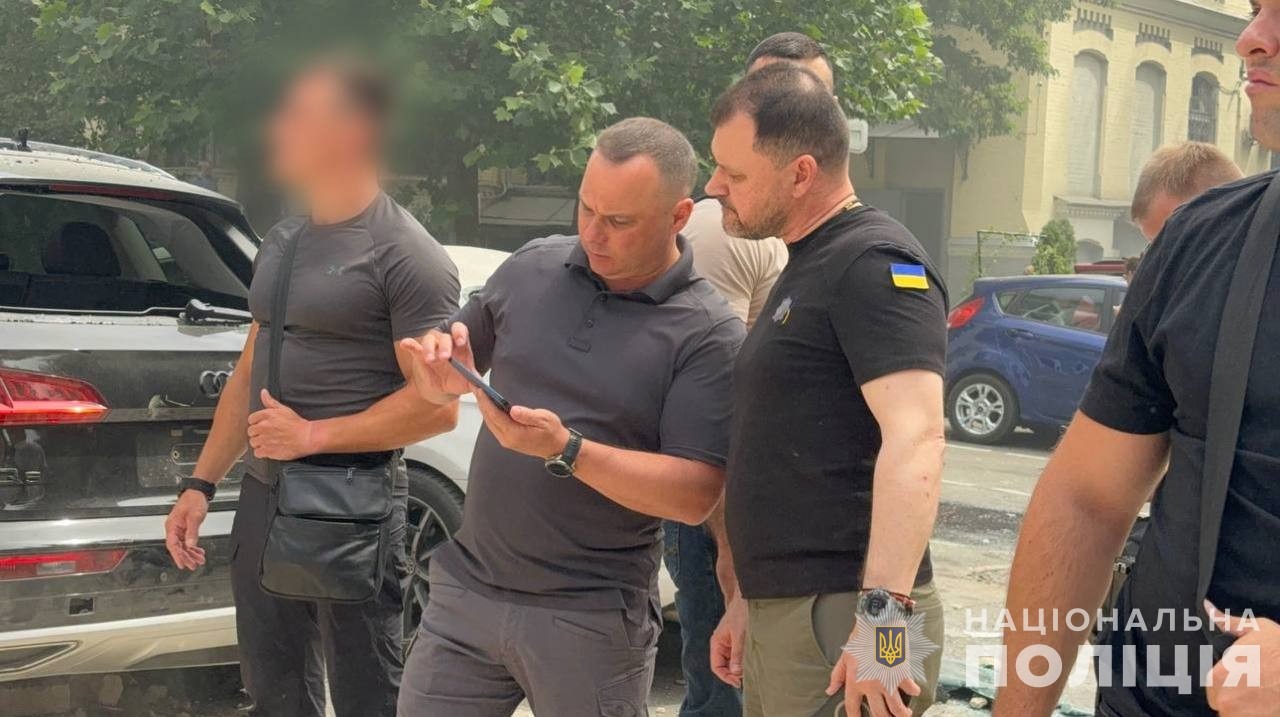 комбінований ракетний обстріл україни: поліція працює на місцях ворожих атак комбінований ракетний обстріл україни: поліція працює на місцях ворожих атак