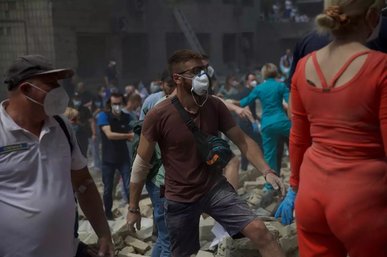 ігор клименко: росія пошкодила понад 50 цивільних об'єктів, серед них житлові будинки, бізнес-центр та два медзаклади ігор клименко: росія пошкодила понад 50 цивільних об'єктів, серед них житлові будинки, бізнес-центр та два медзаклади