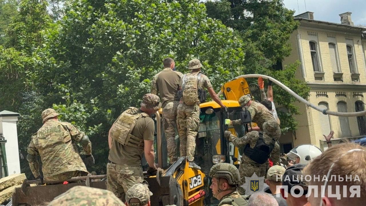 станом на 15:30 відомо про 31 загиблого та 154 поранених по україні станом на 15:30 відомо про 31 загиблого та 154 поранених по україні