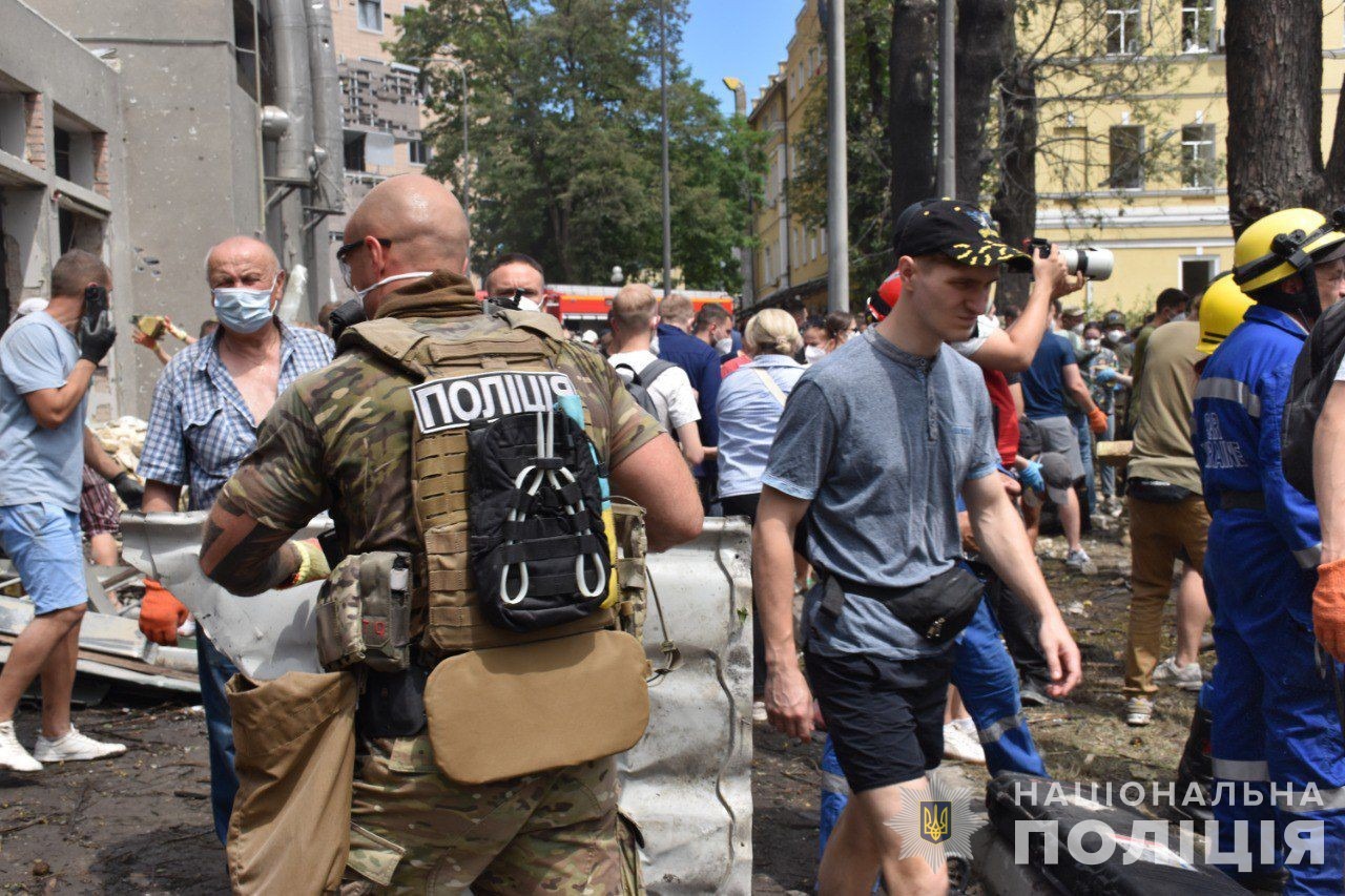 терористична атака росії на українські міста: протягом доби загинули 42 людини, серед яких четверо малолітніх дітей терористична атака росії на українські міста: протягом доби загинули 42 людини, серед яких четверо малолітніх дітей