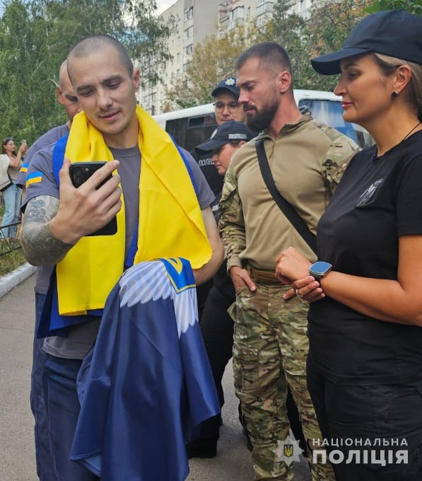 ще двоє наших поліцейських повернулися додому!