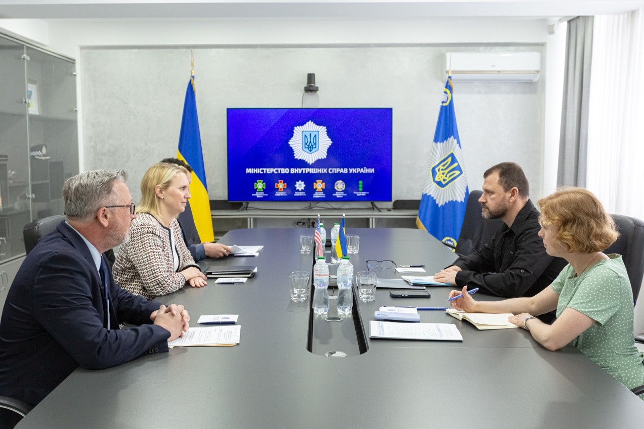 ігор клименко обговорив з надзвичайним і повноважним послом сша в україні бріджит брінк наслідки підриву окупантами каховської гес
