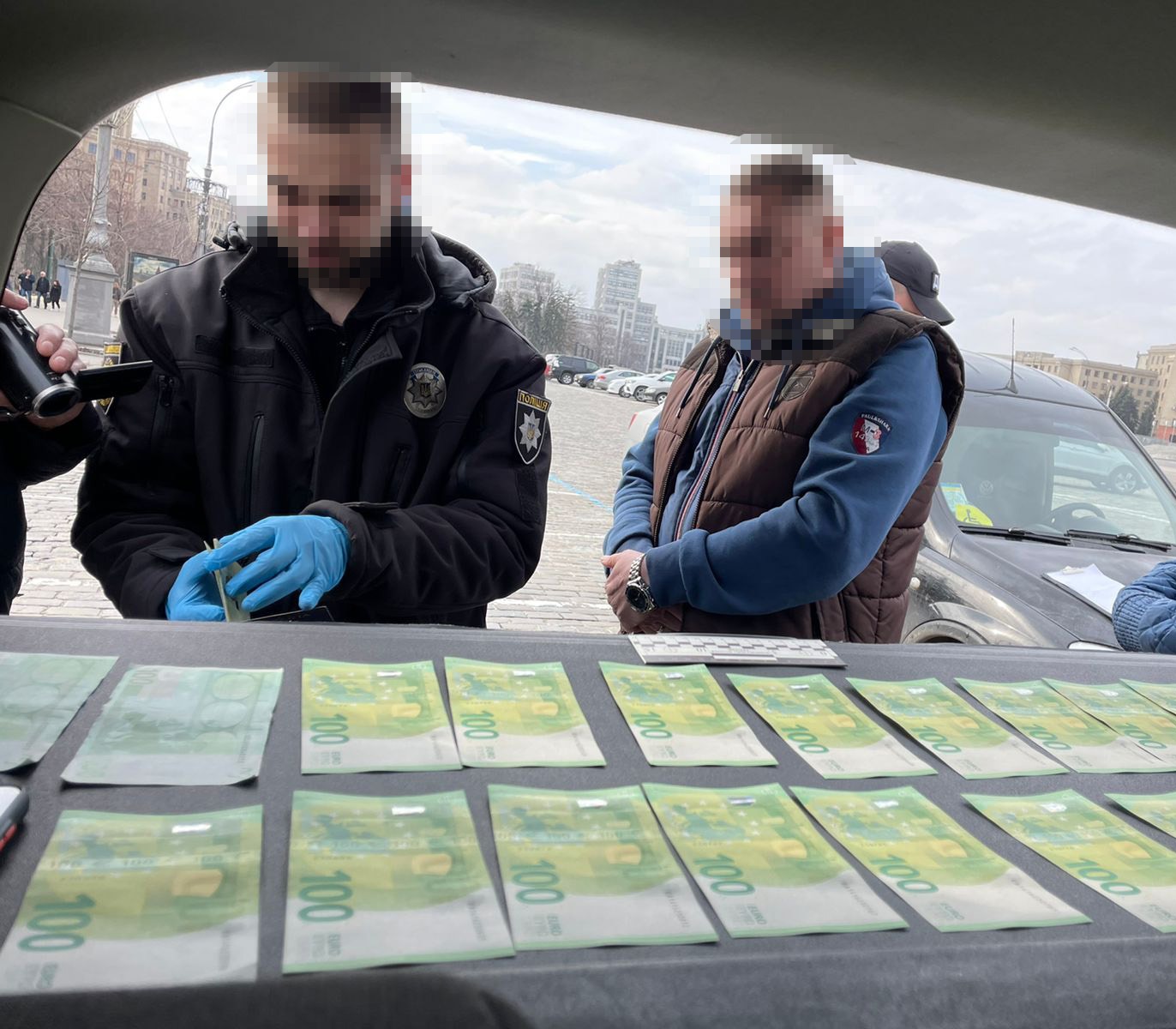 поліцейські викрили організаторів незаконних каналів переправлення чоловіків за кордон поліцейські викрили організаторів незаконних каналів переправлення чоловіків за кордон