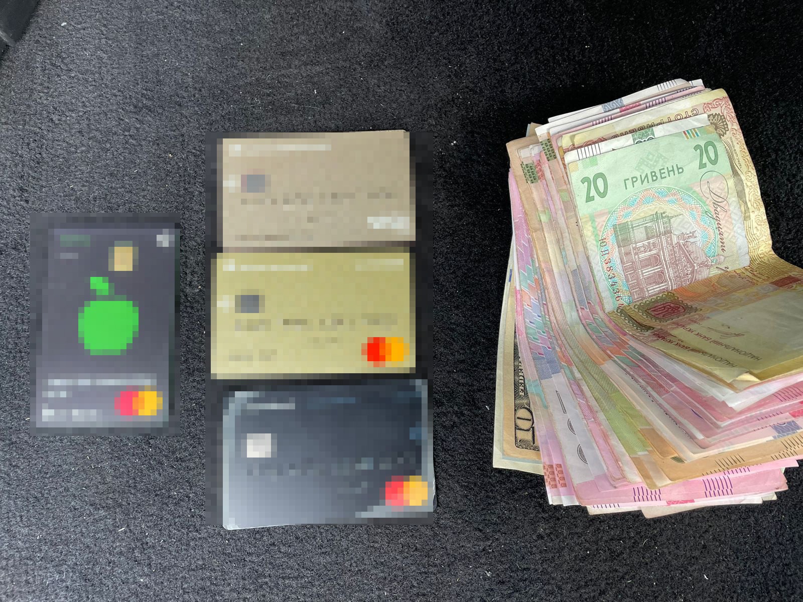 поліцейські викрили організаторів незаконних каналів переправлення чоловіків за кордон поліцейські викрили організаторів незаконних каналів переправлення чоловіків за кордон