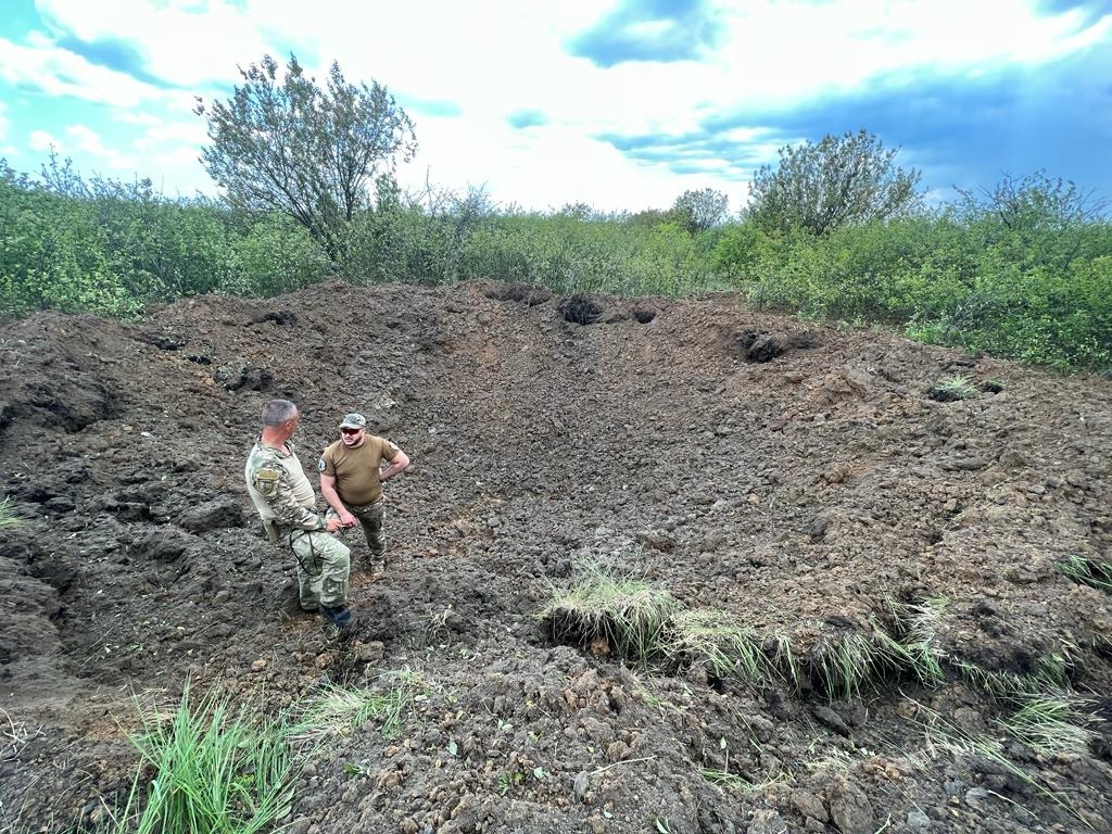 на харківщині вибухотехніки поліції знешкодили авіабомбу із 300 кг вибухівки