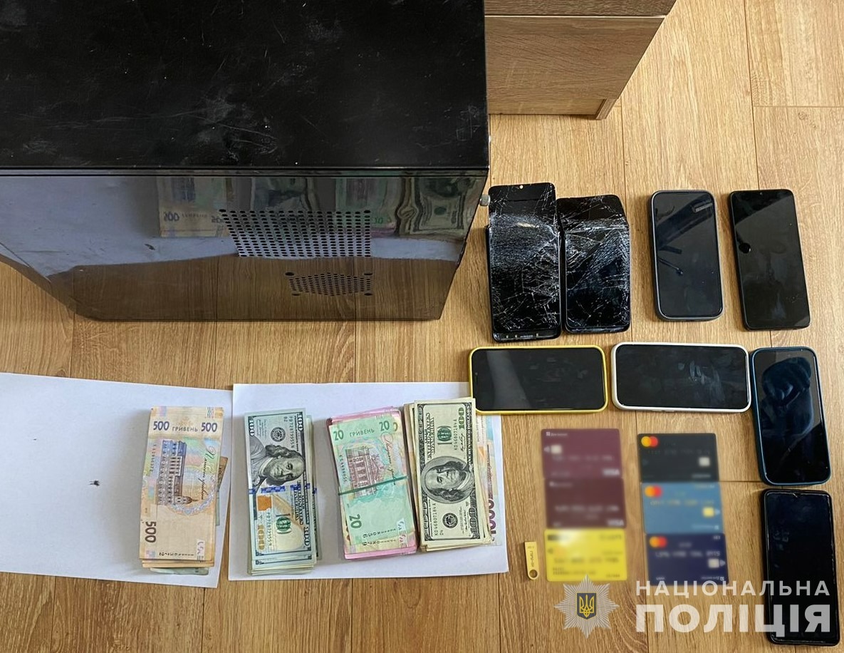 шахрайство під виглядом соціальних виплат: харківські кіберполіцейські припинили діяльність організованого злочинного угруповання