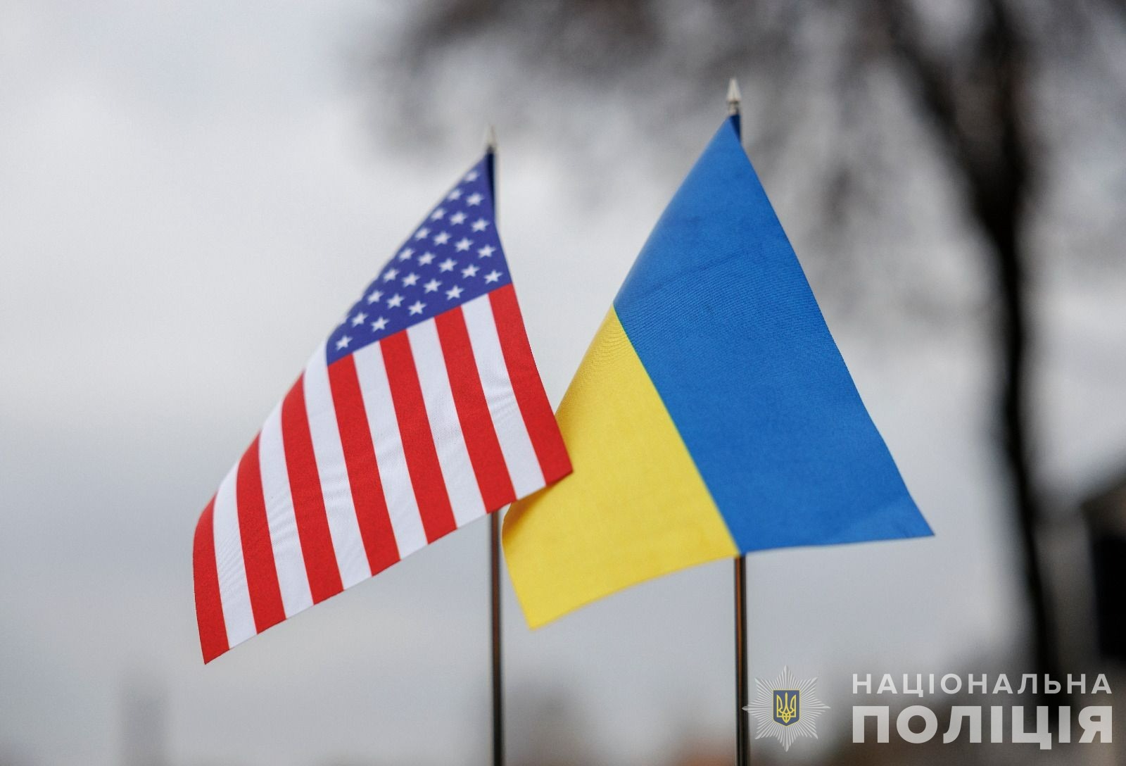 слідчі підрозділи нацполіції отримали від американських партнерів броньовані авто для документування воєнних злочинів росії
