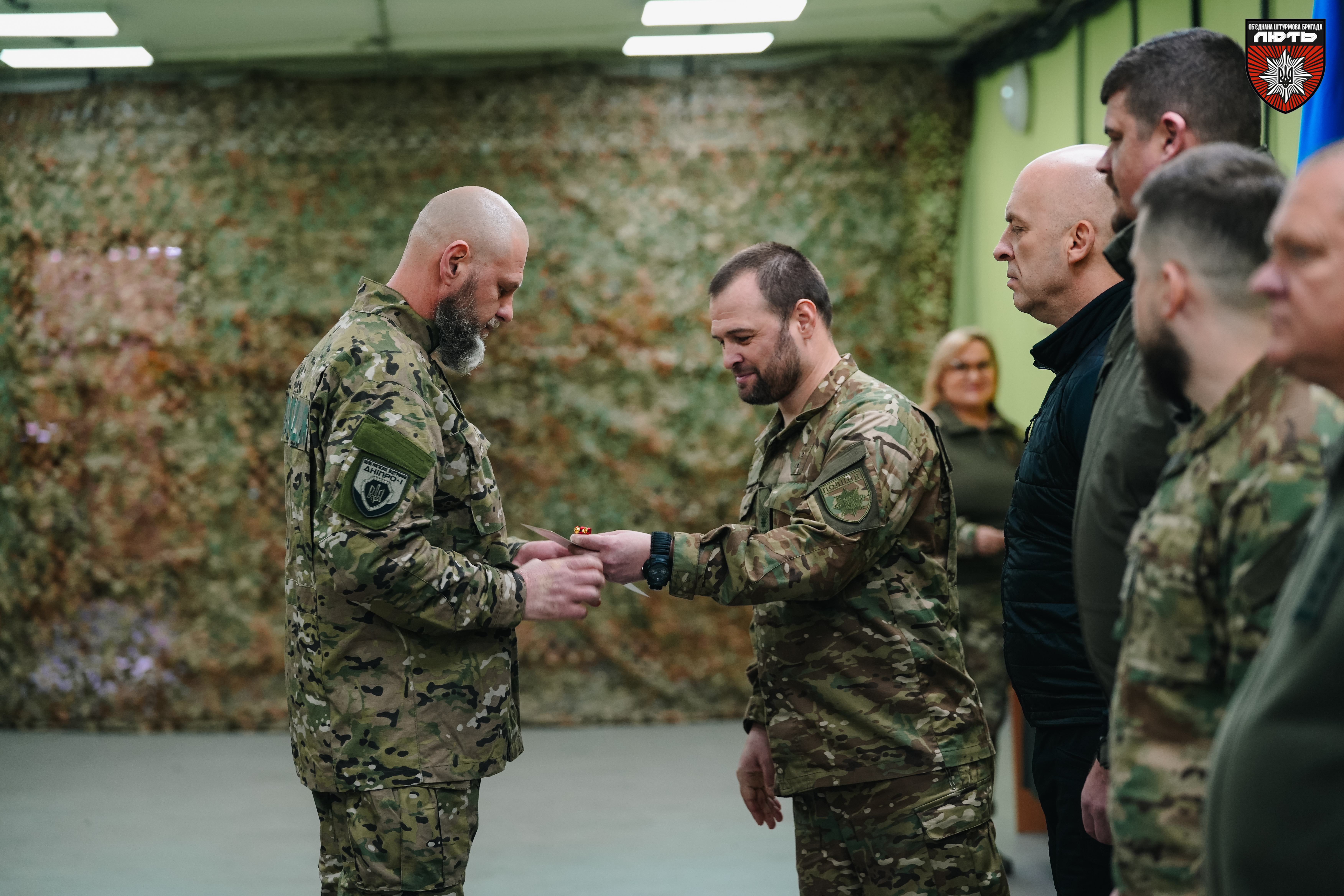 до другої річниці від дня створення об’єднаної штурмової бригади нацполіції «лють» поліцейські отримали нагороди до другої річниці від дня створення об’єднаної штурмової бригади нацполіції «лють» поліцейські отримали нагороди