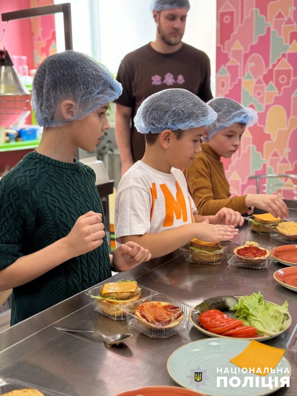 Поліцейські Дніпровщини організували кулінарний майстер-клас для дітей