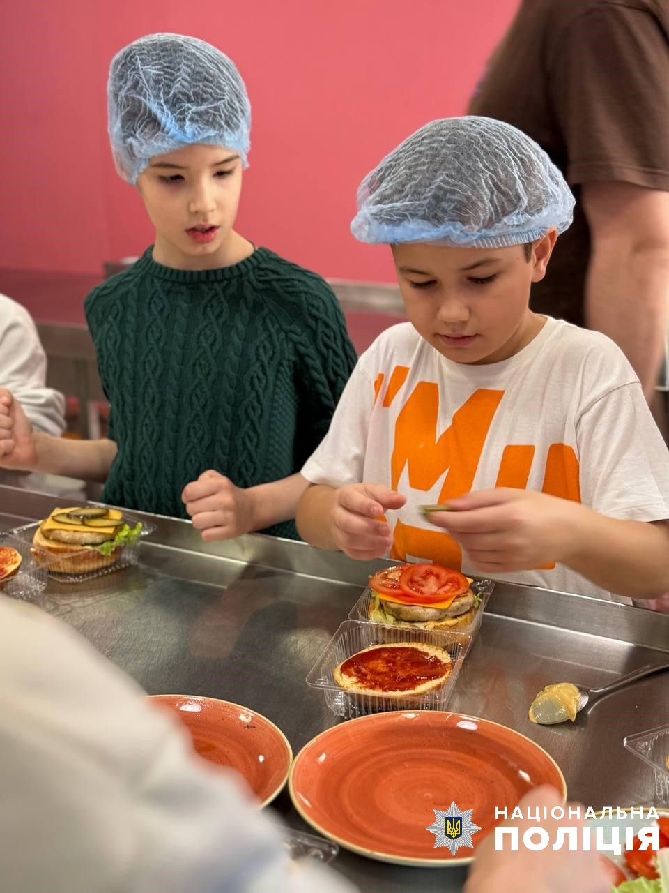 Поліцейські Дніпровщини організували кулінарний майстер-клас для дітей