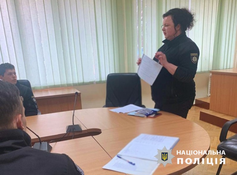 столична поліцейська оксана горбатюк поділилась практичними знаннями з курсантами національної академії внутрішніх справ столична поліцейська оксана горбатюк поділилась практичними знаннями з курсантами національної академії внутрішніх справ