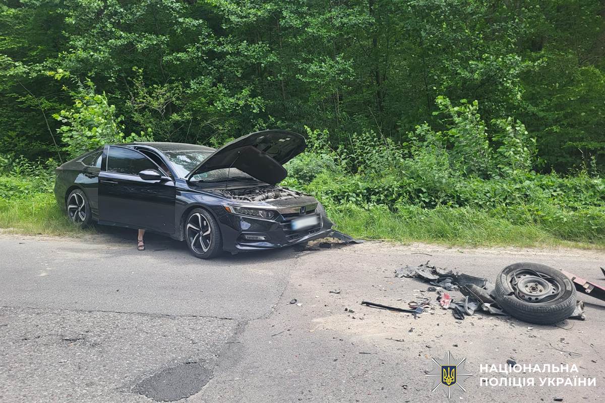 троє травмованих внаслідок автозіткнення поблизу трускавця – поліцейські встановлюють обставини події