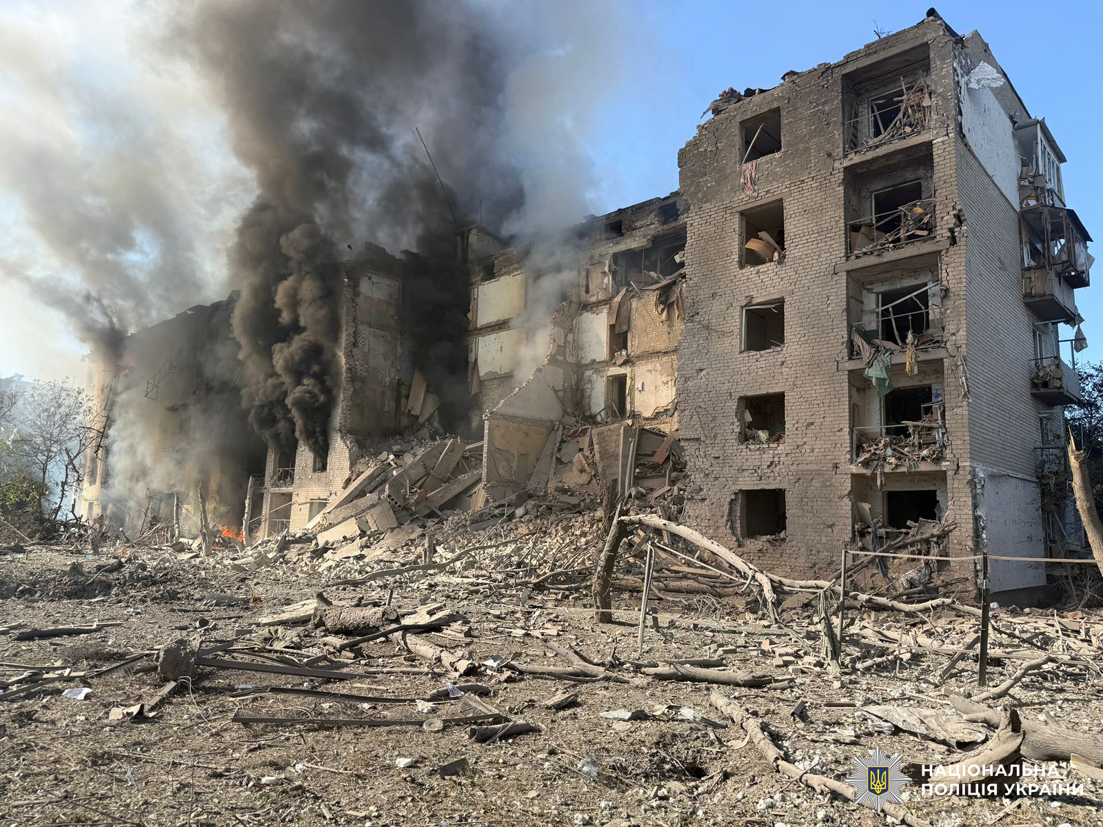 Зруйнований внаслідок обстрілу будинок