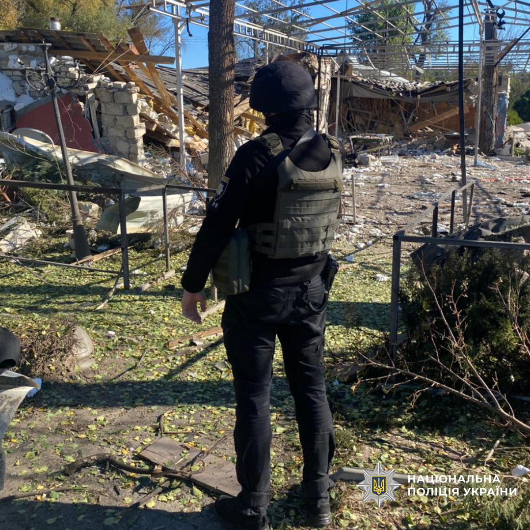 поліцейські продовжують документувати наслідки