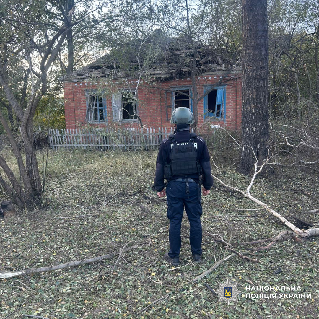 поліцейські продовжують документувати наслідки