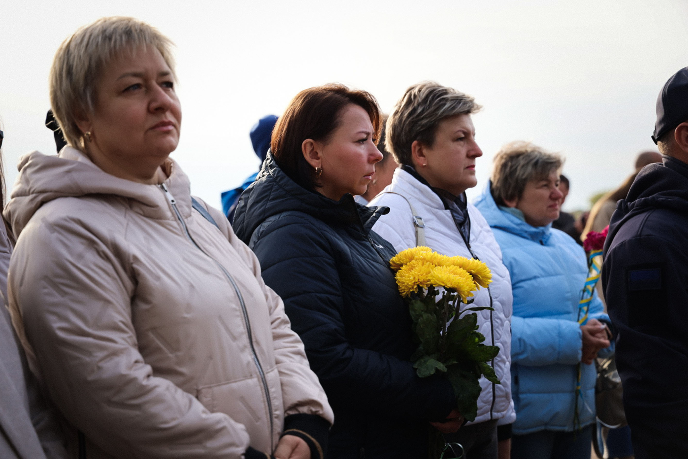 Покладання квітів біля Меморіального знаку до Дня захисників і захисниць