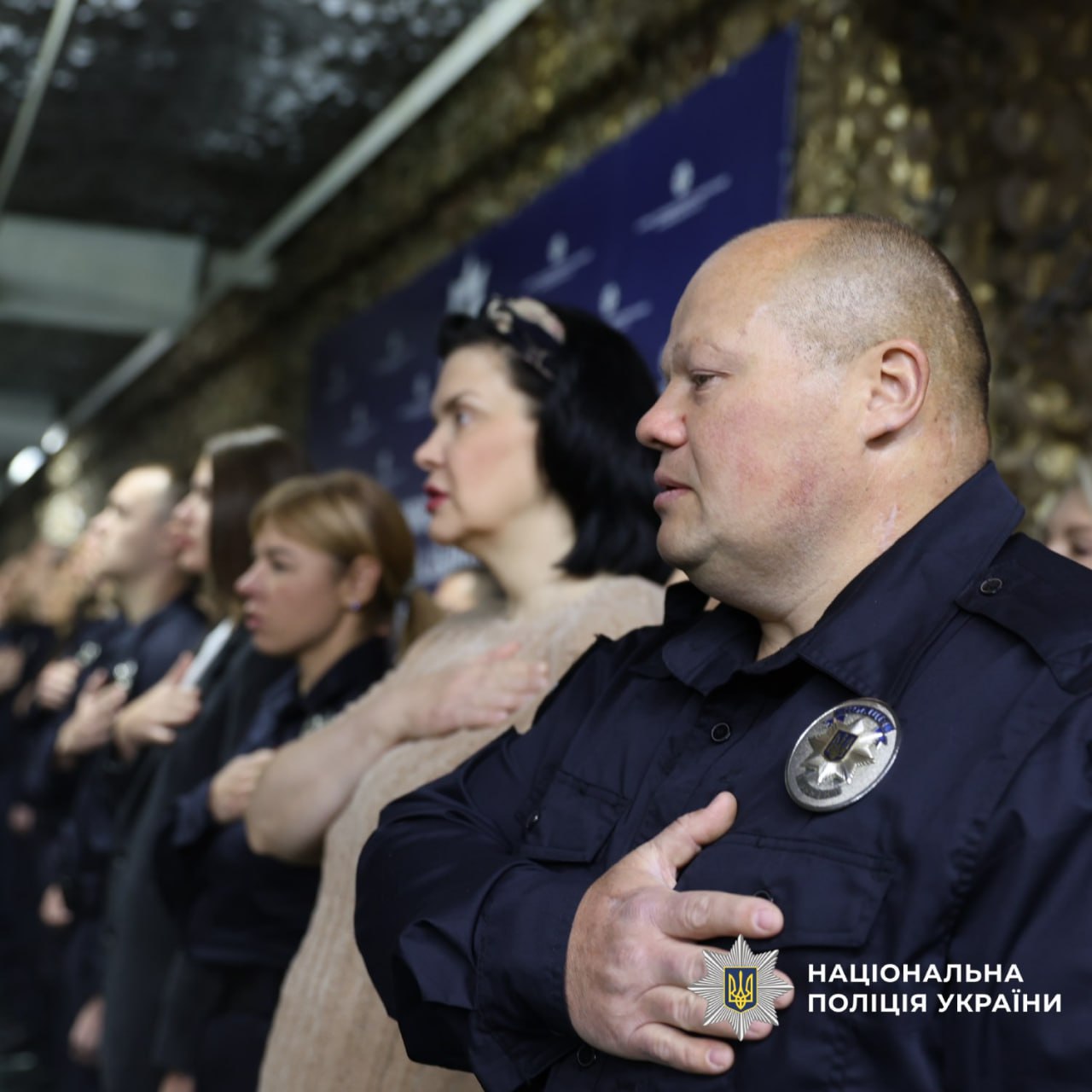 У Харкові відбулися урочисті заходи з нагоди державного свята, під час яких начальник Головного управління Національної поліції в Харківській області Петро Токар звернувся до поліцейських зі словами вдячності.