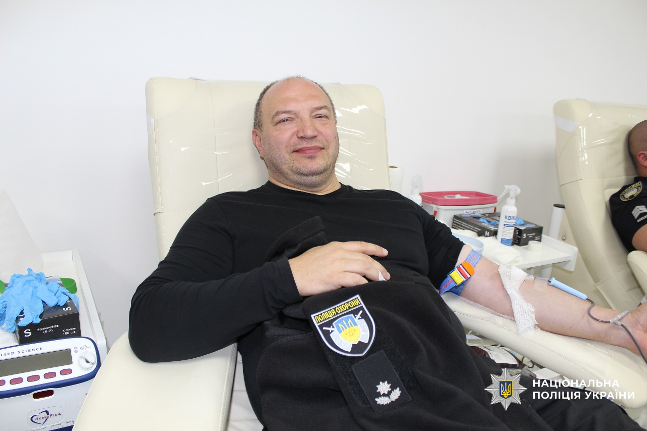 Поліцейські охорони Харківщини черговий раз здійснили донацію крові