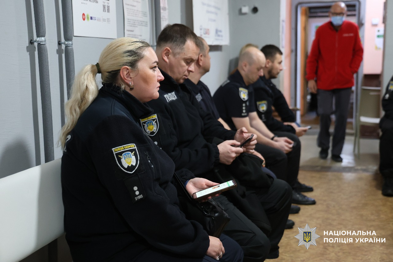 Поліцейські охорони Харківщини черговий раз здійснили донацію крові