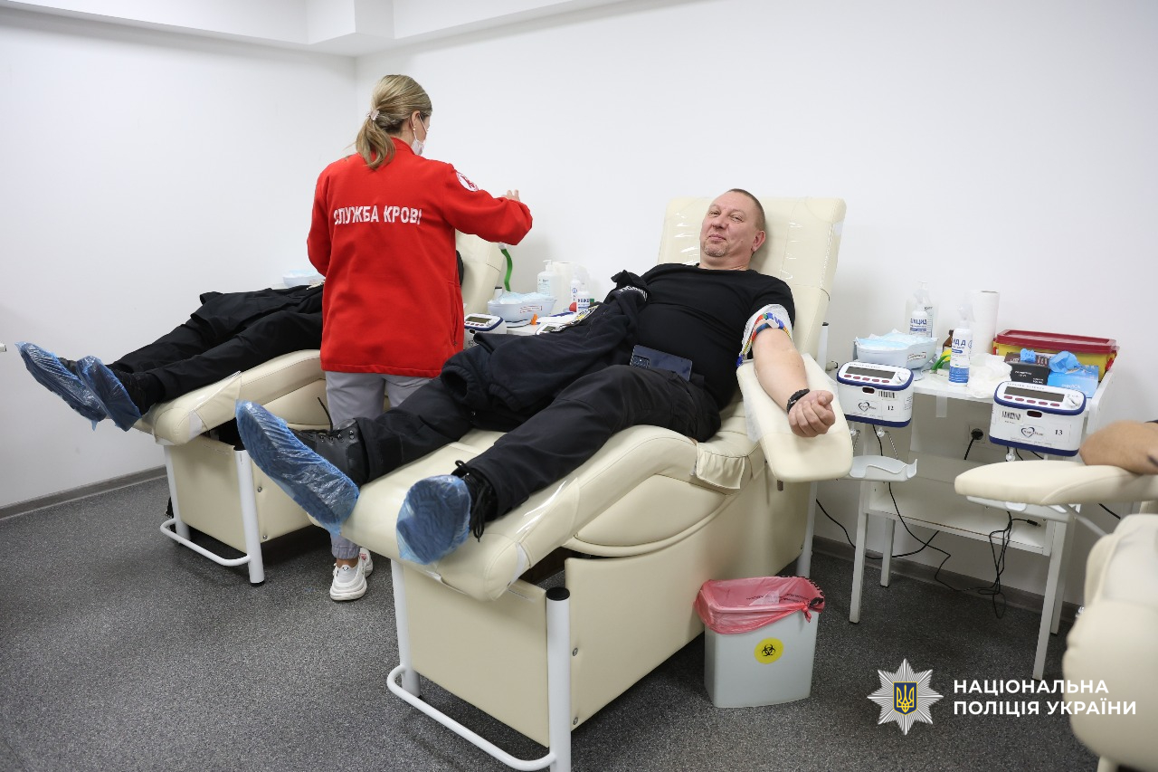 Поліцейські охорони Харківщини черговий раз здійснили донацію крові