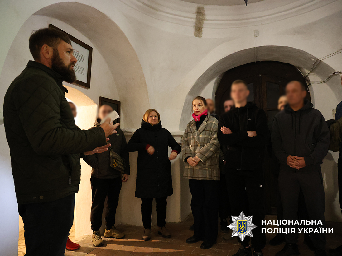 Психологи поліції та медичної установи Чернігівщини організували для поранених воїнів подорож у глибини історії