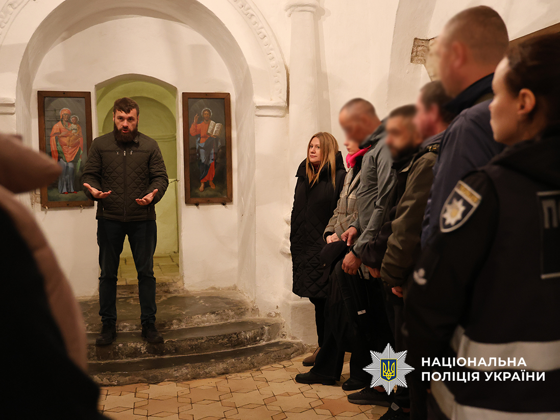 Психологи поліції та медичної установи Чернігівщини організували для поранених воїнів подорож у глибини історії