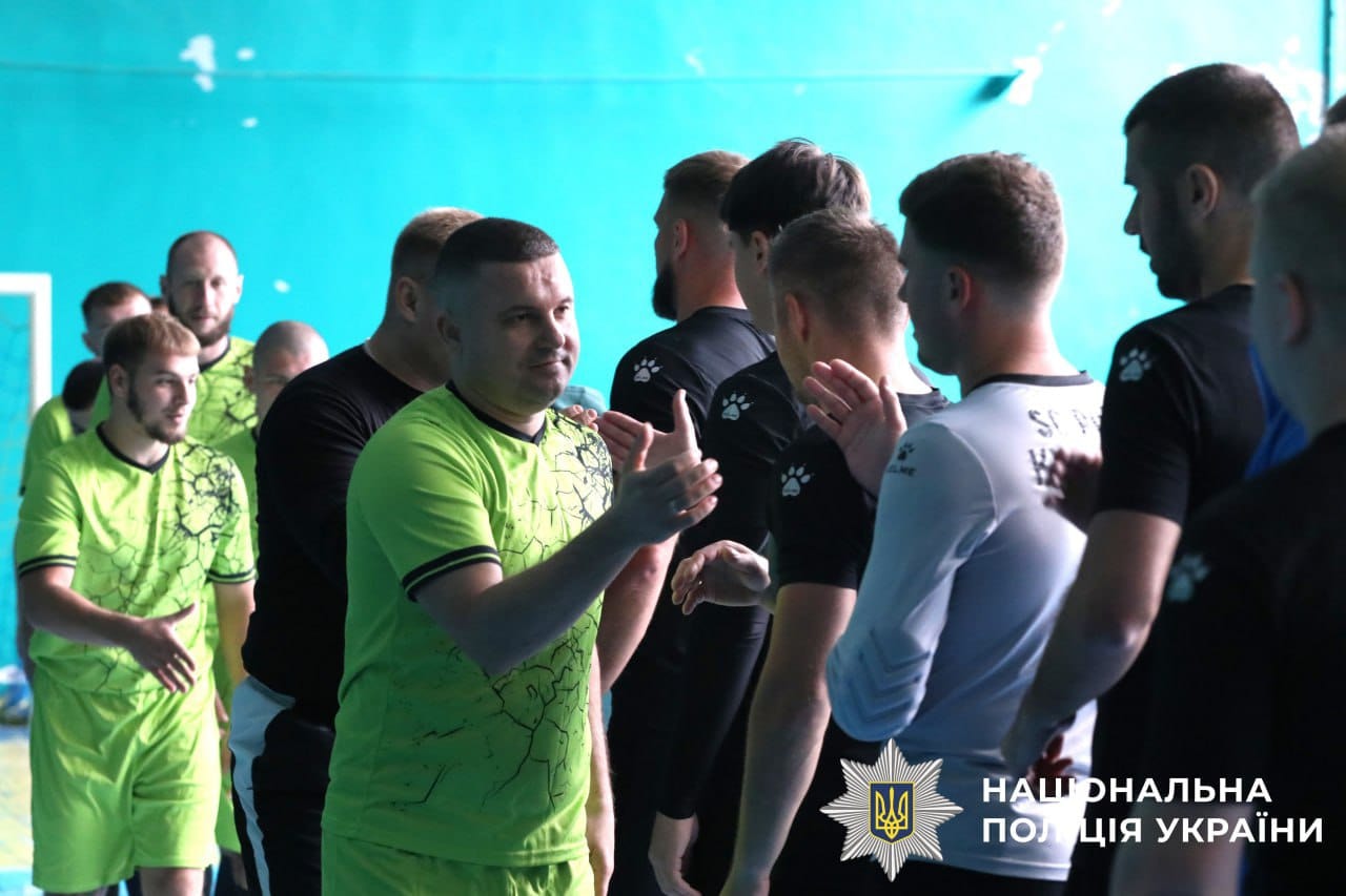 На фото зображено команди підрозділів поліції Київщини.