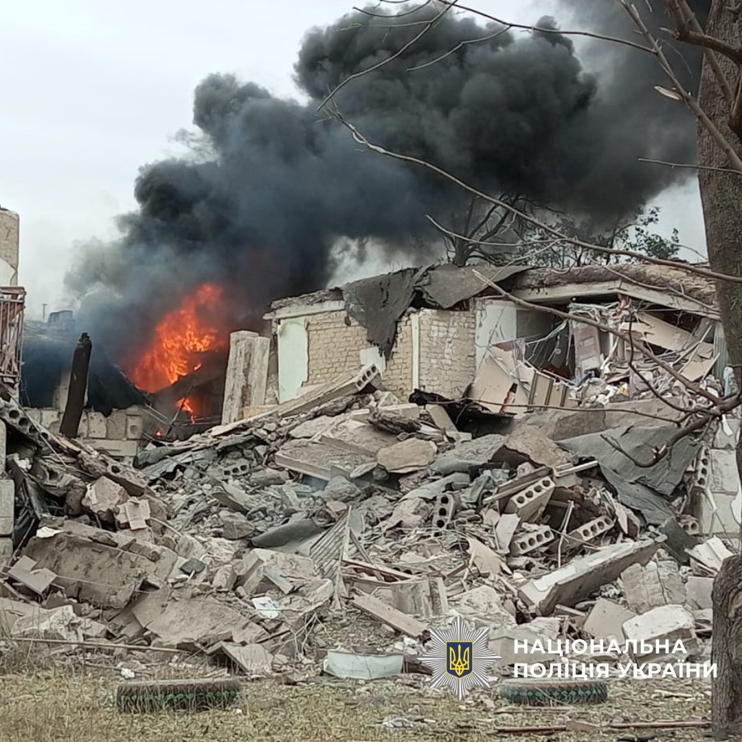Знищена внаслідок обстрілу будівля