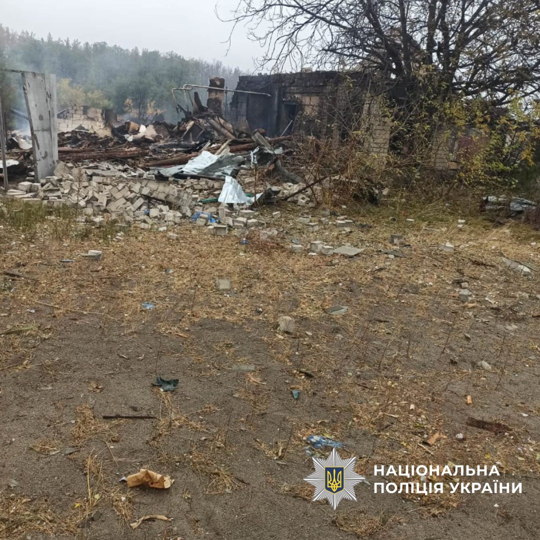 Знищена внаслідок обстрілу будівля