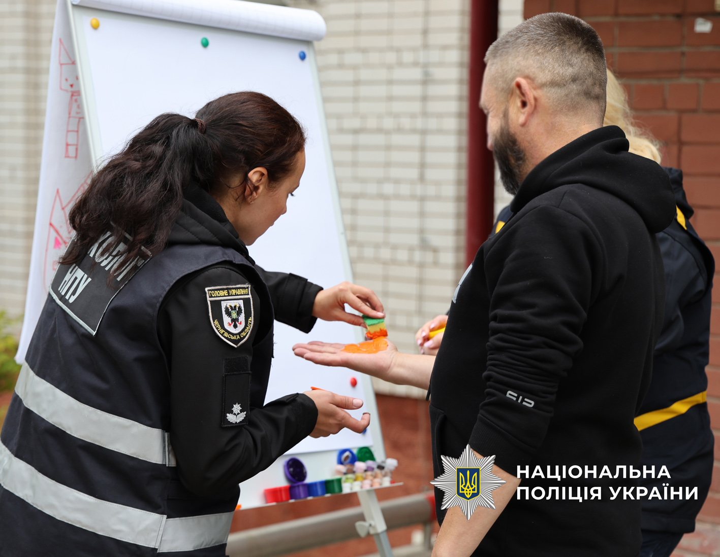 В Чернігові провели сеанс емоційної підтримки для поранених захисників, які проходять реабілітацію у відомчій медустанові