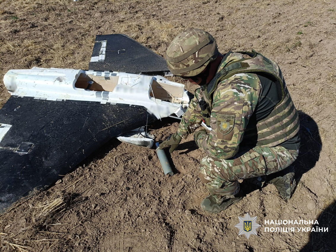 Вибухотехніки поліції Чернігівщини знешкодили бойові частини ворожих ударних безпілотників
