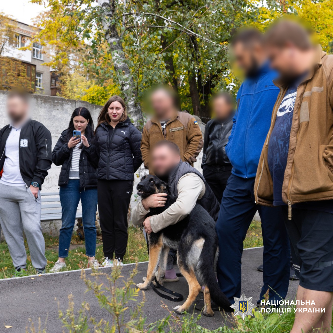 Психологи та кінологи поліції Харківщини провели сеанс каністерапії для поранених