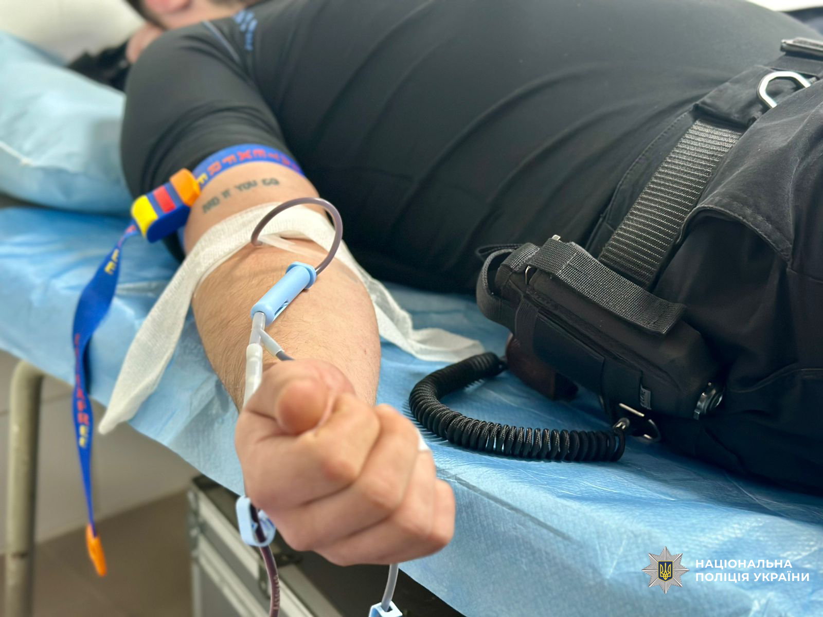 Поліцейські Ізюмщини долучилися до благодійної акції зі здачі крові